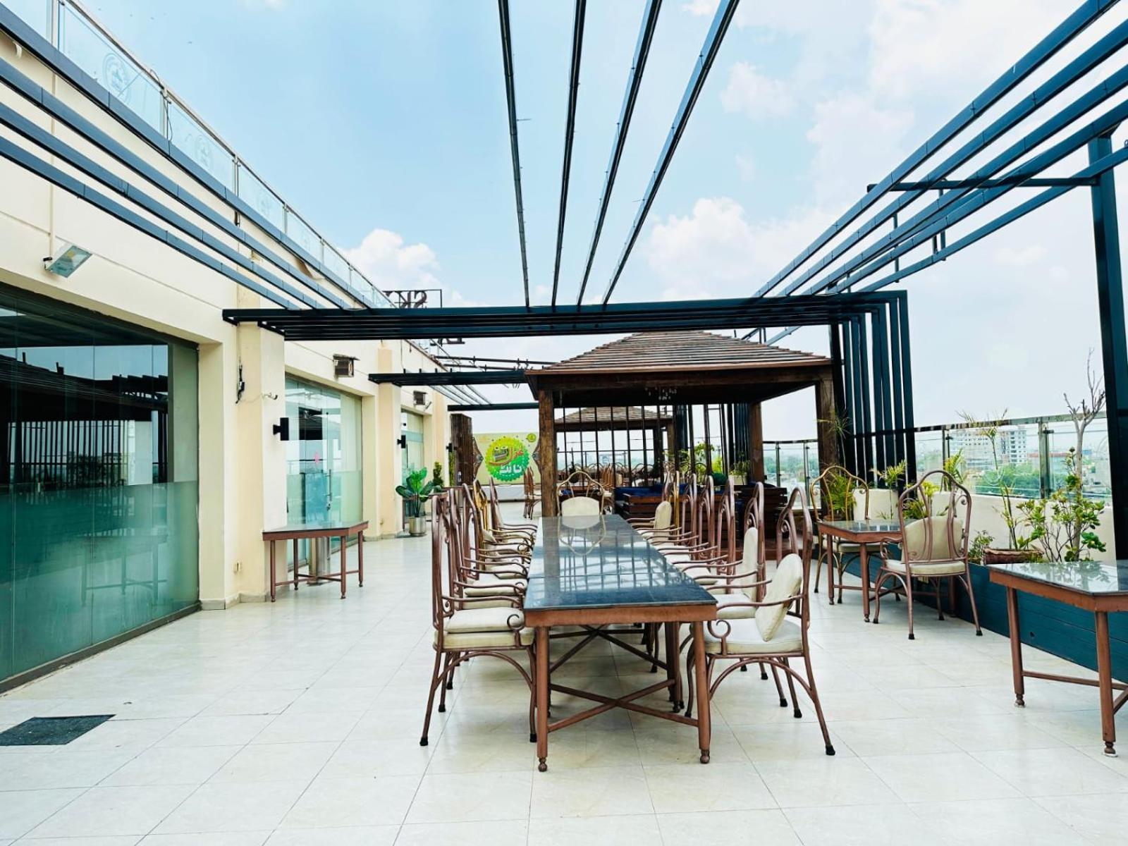 Grand Regent Hotel And Suites Faisalabad Eksteriør bilde