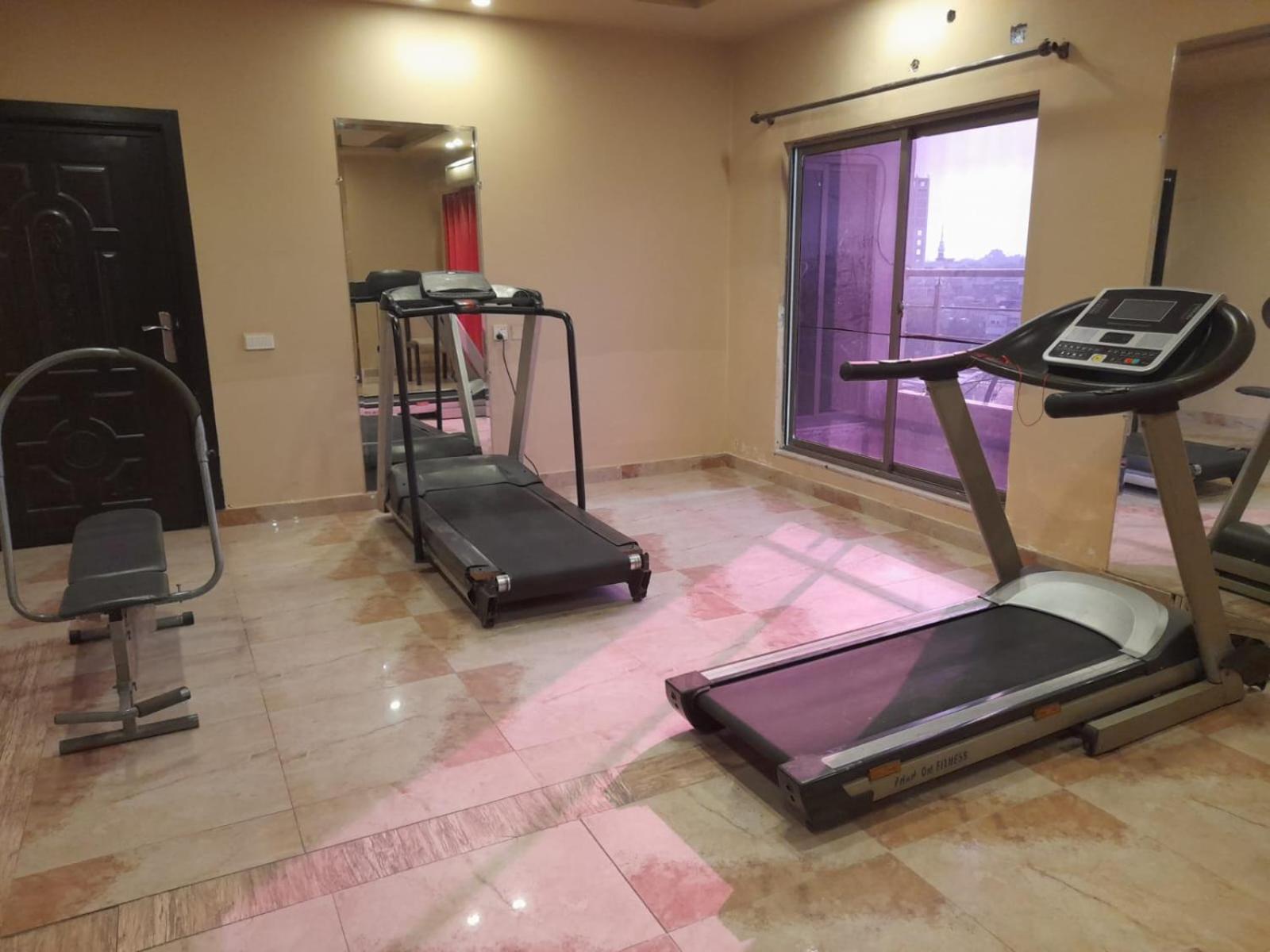 Grand Regent Hotel And Suites Faisalabad Eksteriør bilde