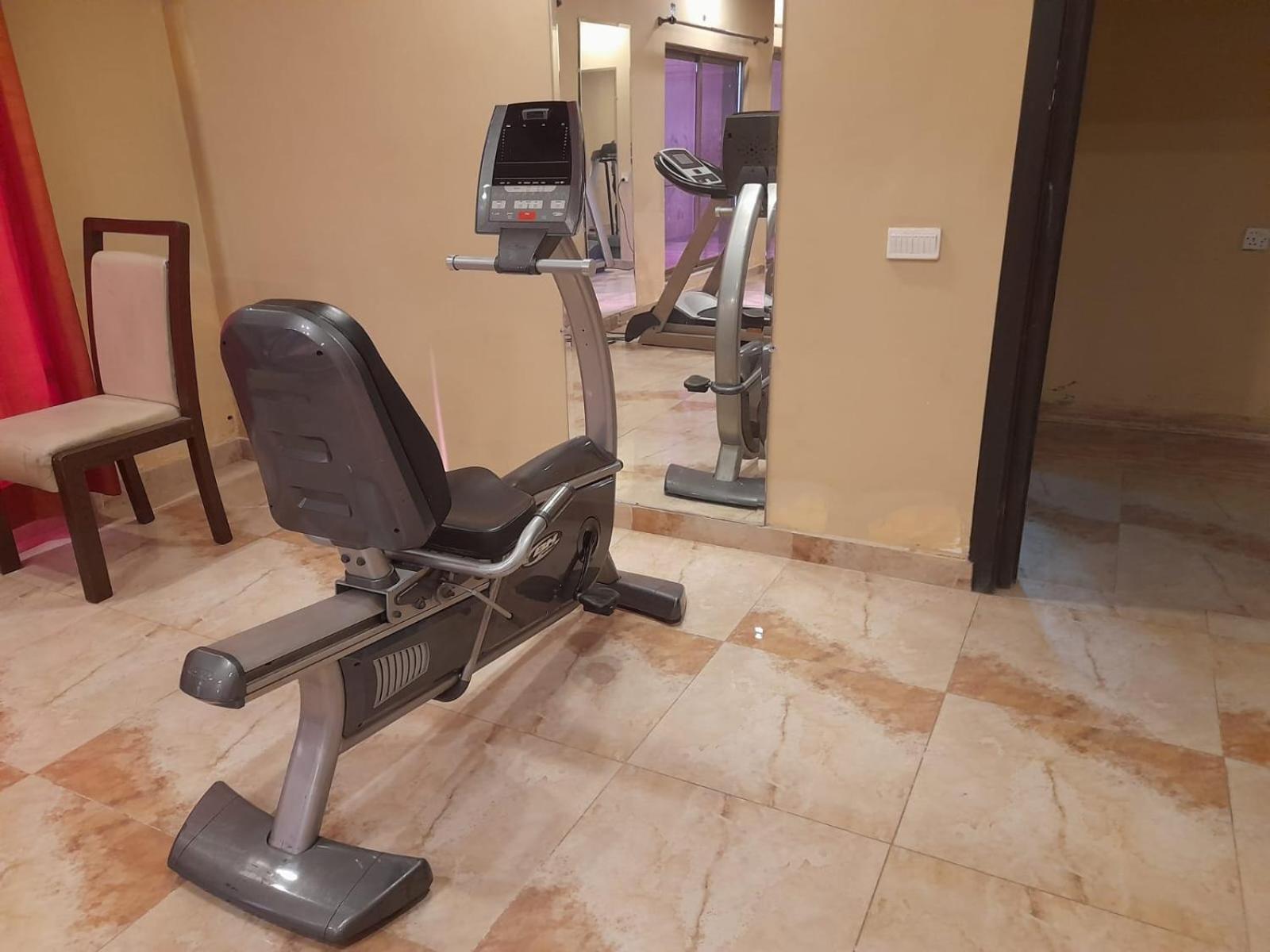 Grand Regent Hotel And Suites Faisalabad Eksteriør bilde