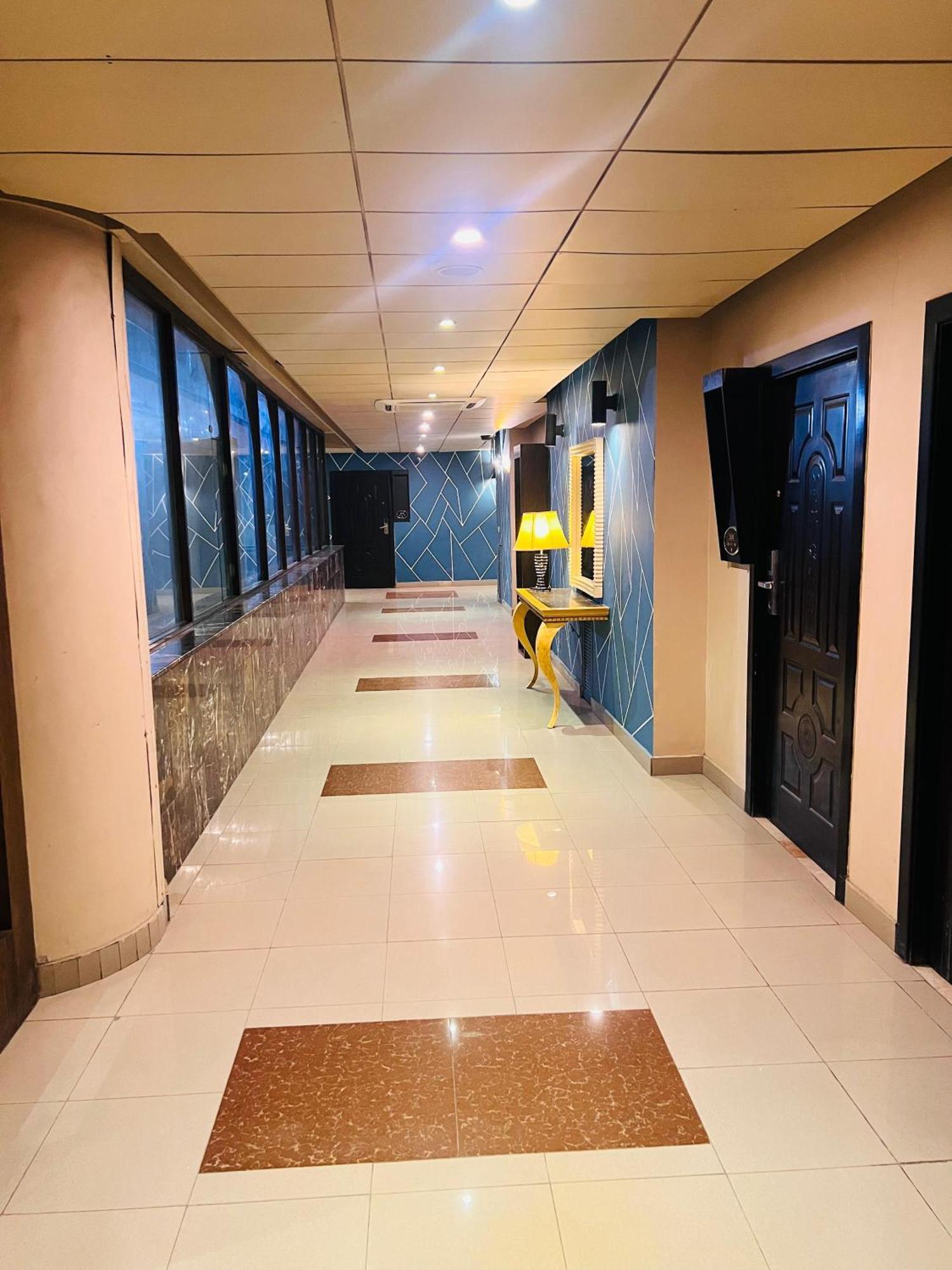 Grand Regent Hotel And Suites Faisalabad Eksteriør bilde